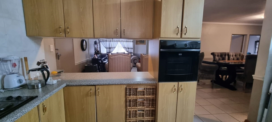 3 Bedroom Property for Sale in Langenhovenpark Free State